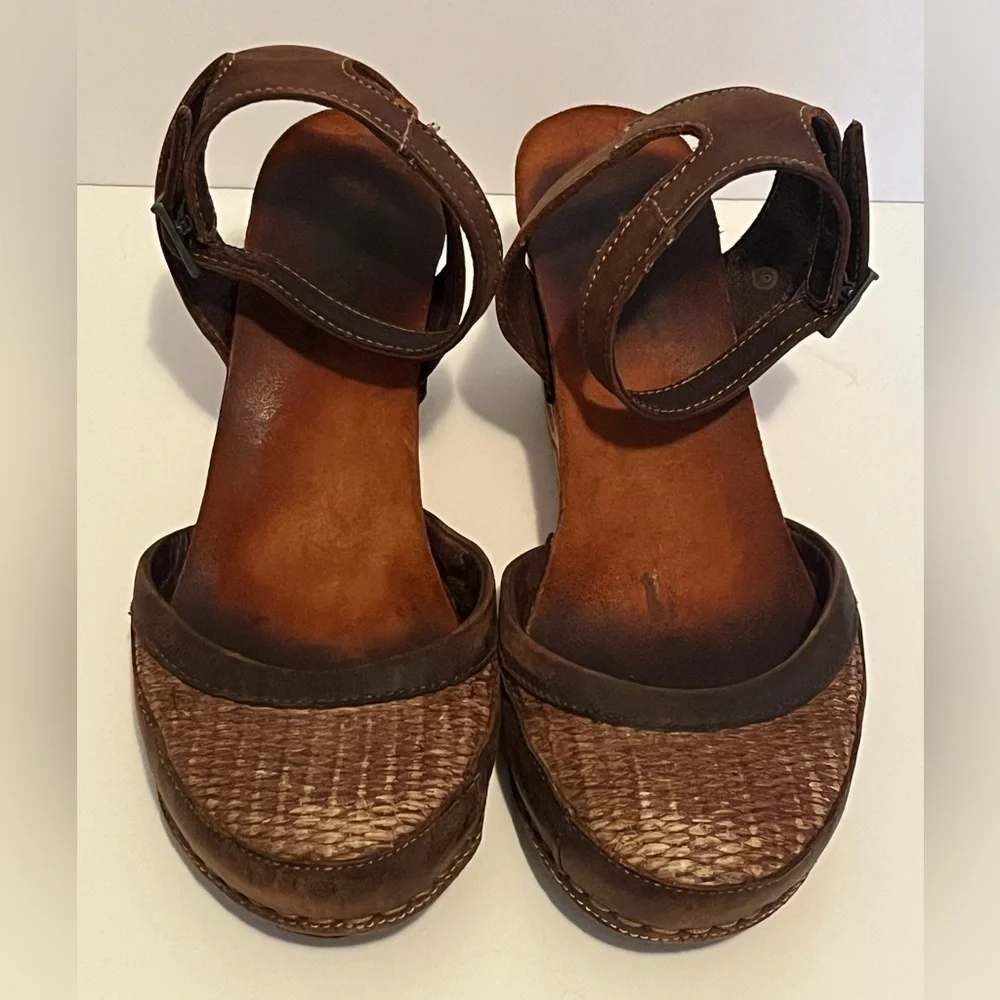 ART Women’s Brown Wedges